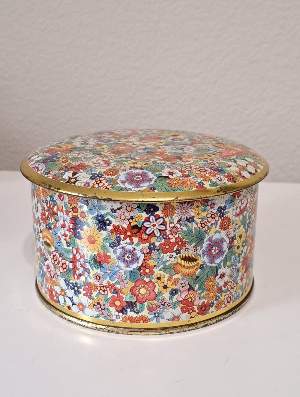 Vintage Daher Floral Botanical Round Tin Box England